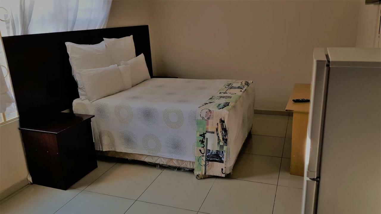 Gfk Eastgate Guest house