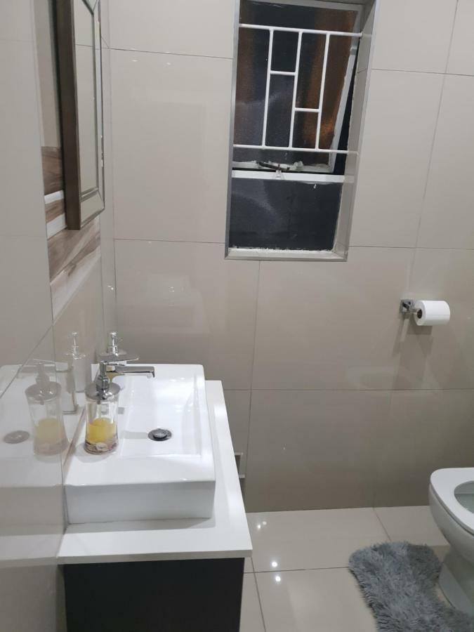 Semeni Asante 16 Apartment Johannesburg