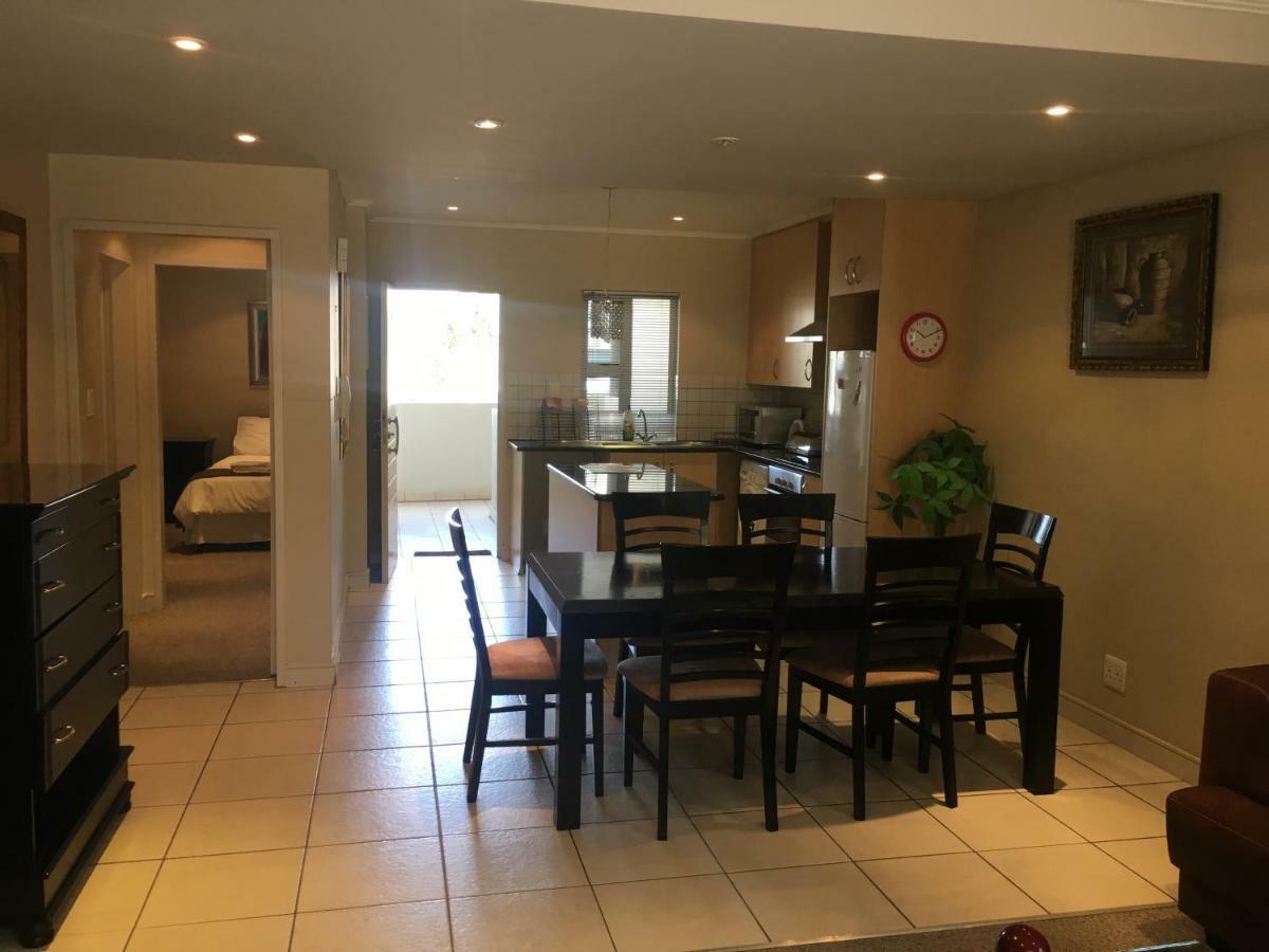 Kadoshstay, 77 Grayston Drive Apartment