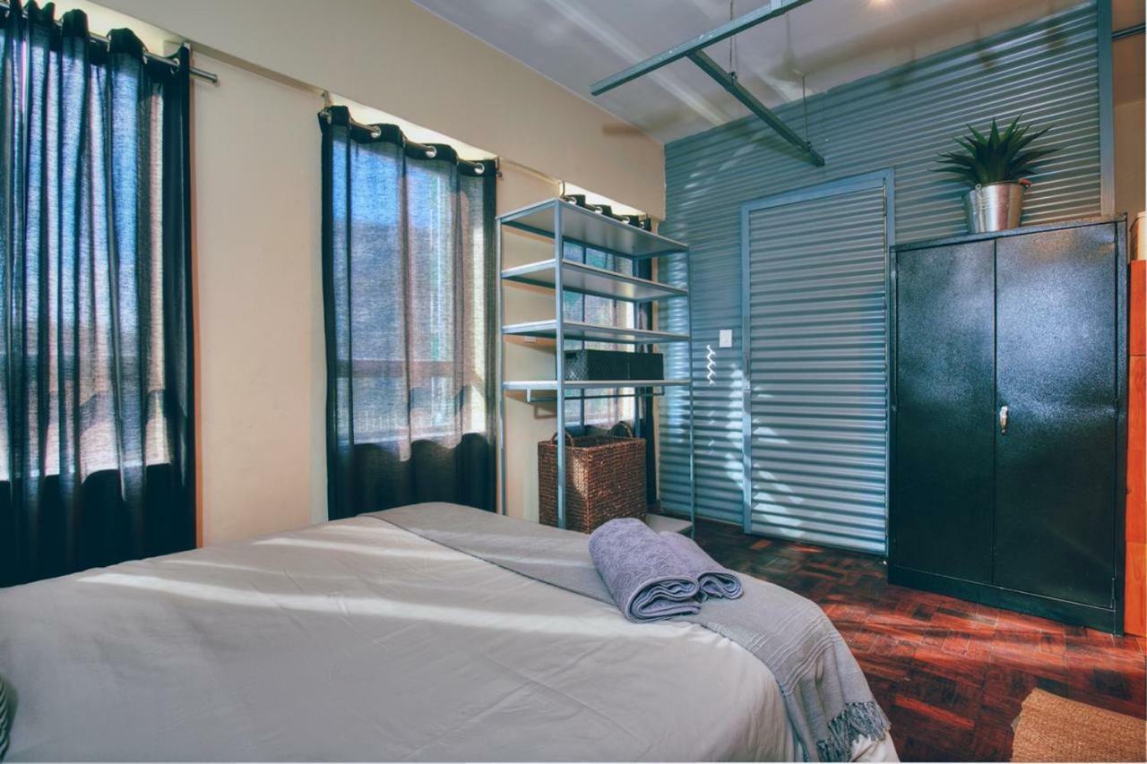Cozy, Modern Living In Maboneng: 104 Apartment