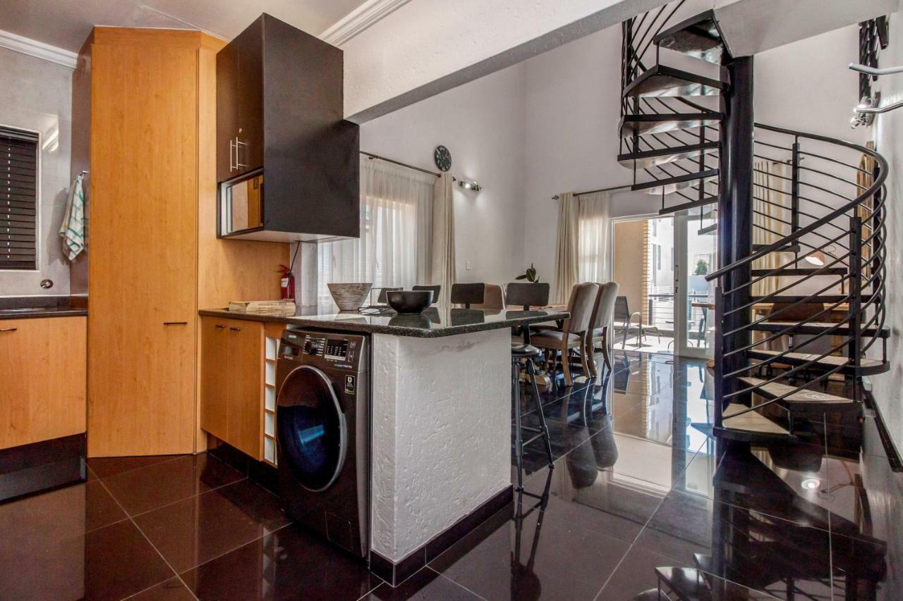 Apartment Upmarket Sandton Johannesburg