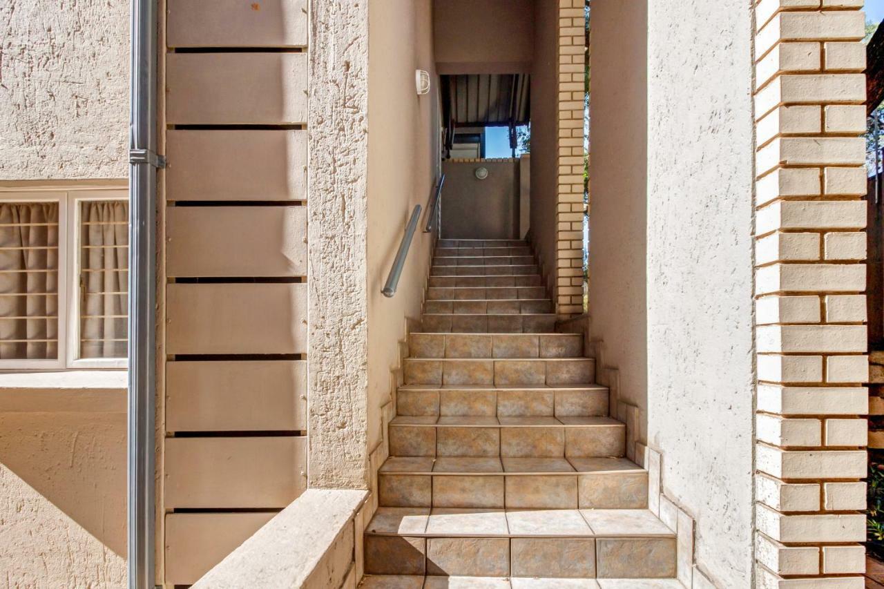 Upmarket Sandton Apartment *