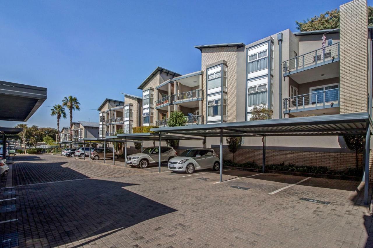 Apartment Upmarket Sandton *
