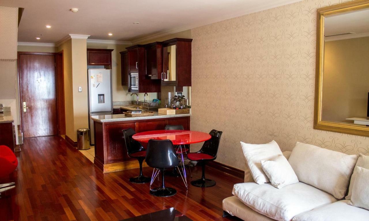 523 Michelangelo Apartment