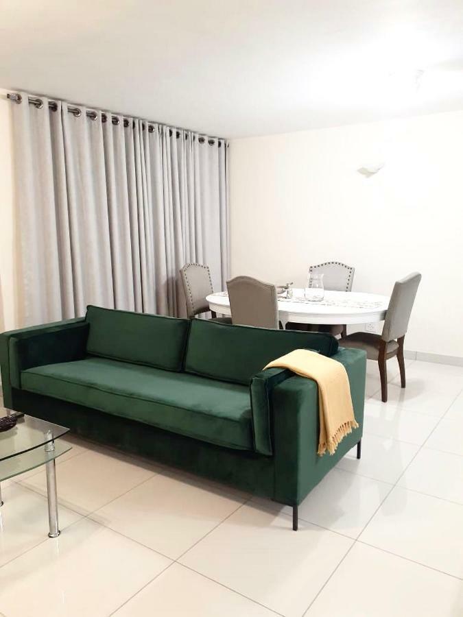 Apartment Embassy Gardens: Secure 2-bedroom In Sandton