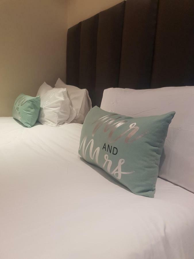 Kadoshstay, 77 Grayston Drive *