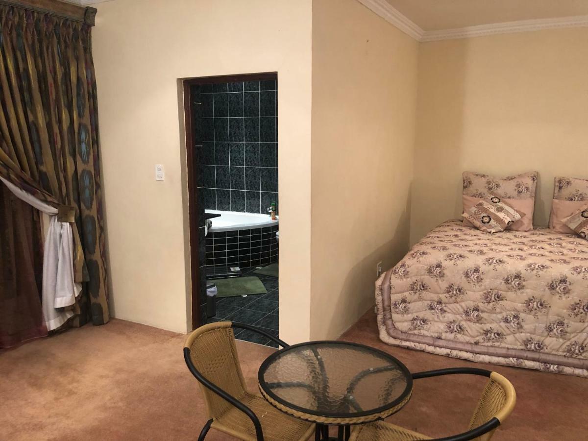 Naomi's Place 3* Johannesburg