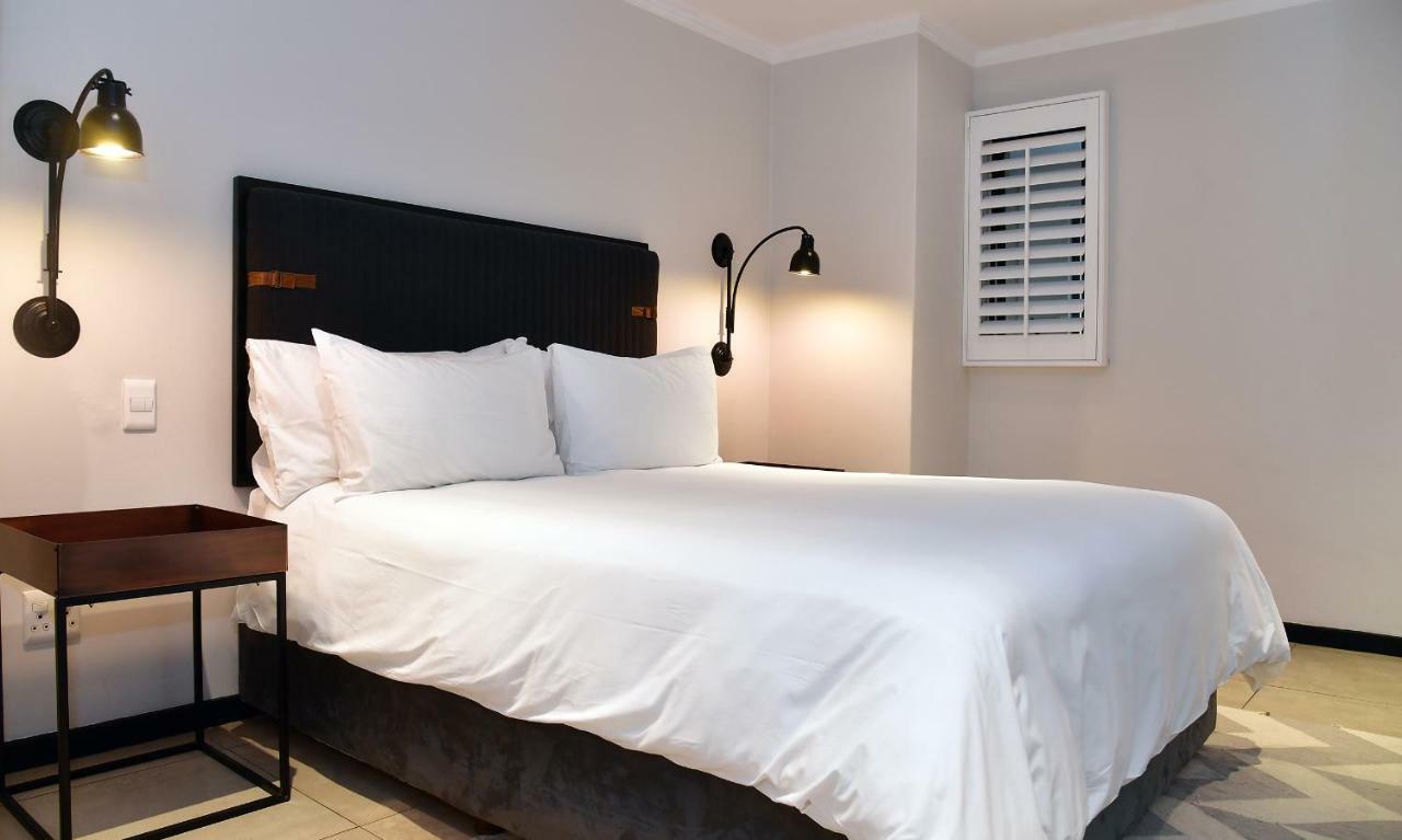 The Max Sandton Apartment *