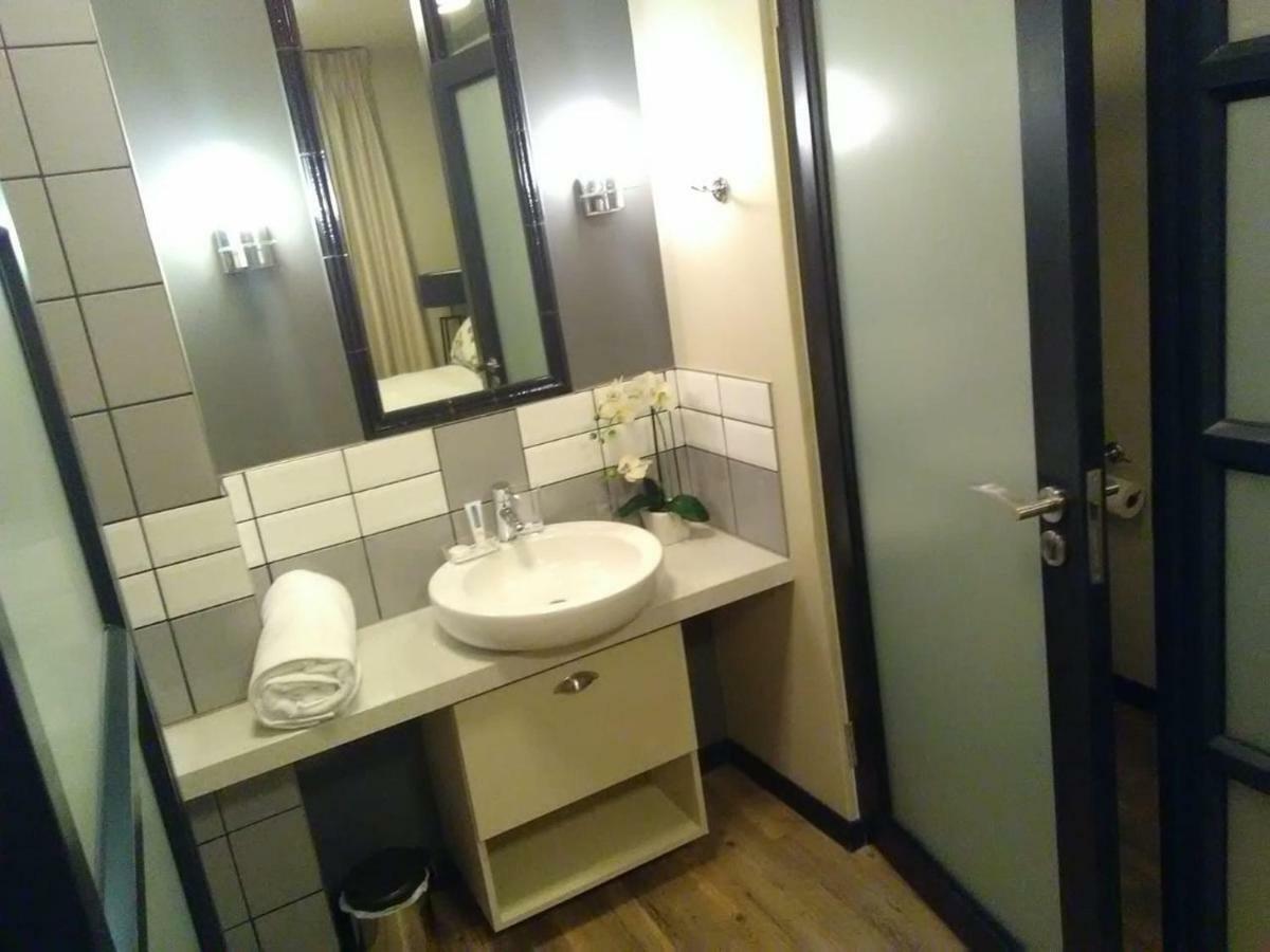 Luxury Rosebank Apartment Johannesburg