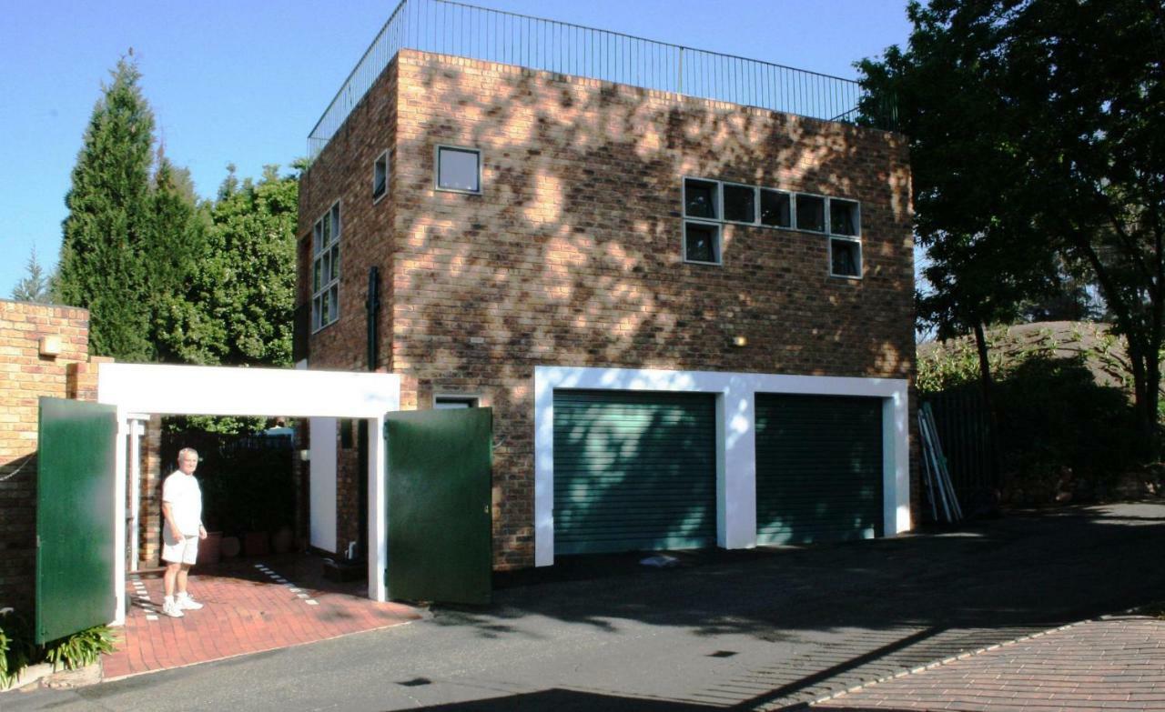 Casa de hóspedes Spacious In Parkhurst Joanesburgo