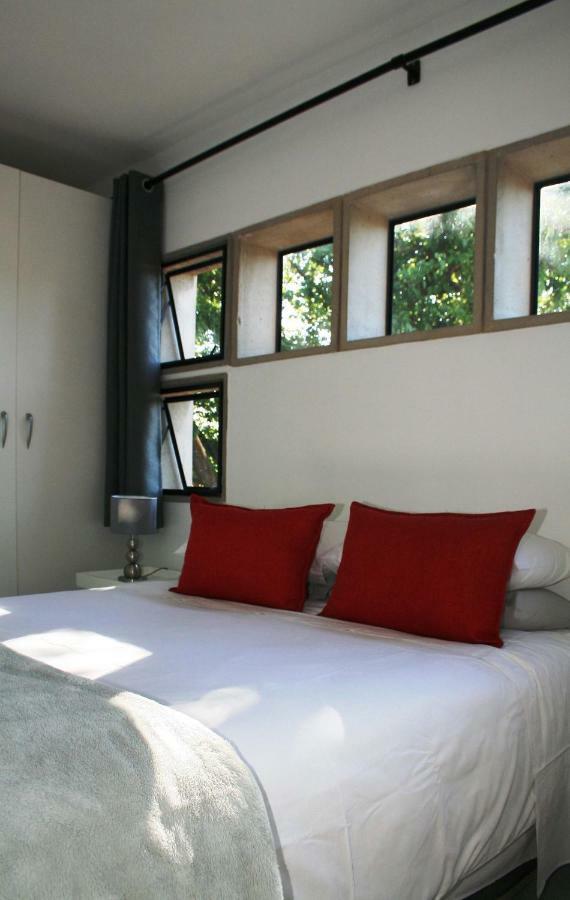 Casa de hóspedes Spacious In Parkhurst Joanesburgo
