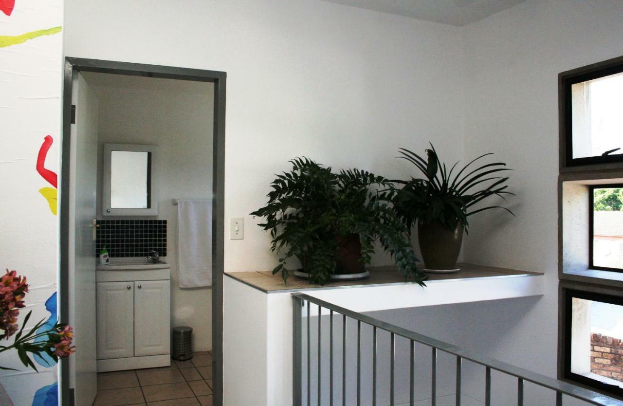 Spacious In Parkhurst Guest house *