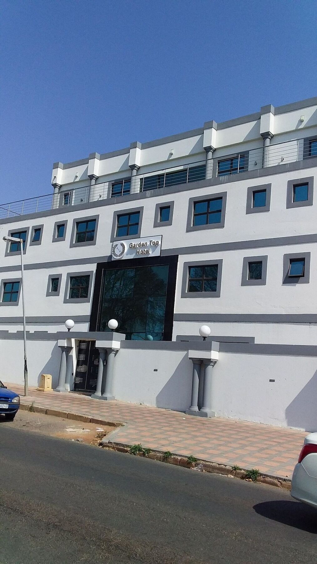 Garden Hotel 3*