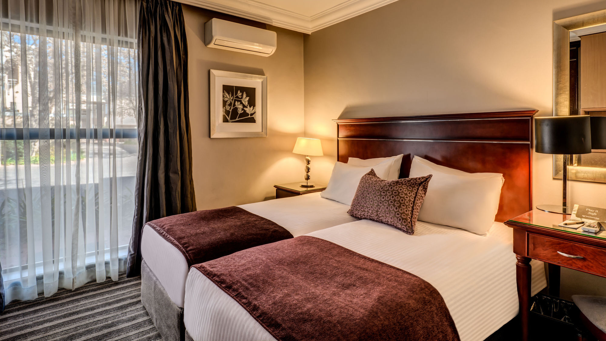Hotel Southern Sun Katherine Street 4*