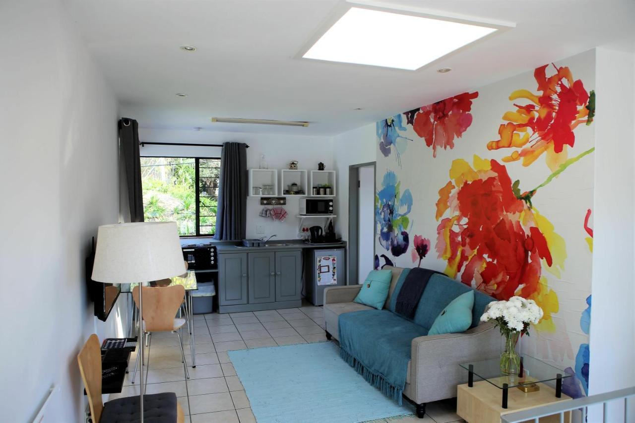 Spacious In Parkhurst Guest house *