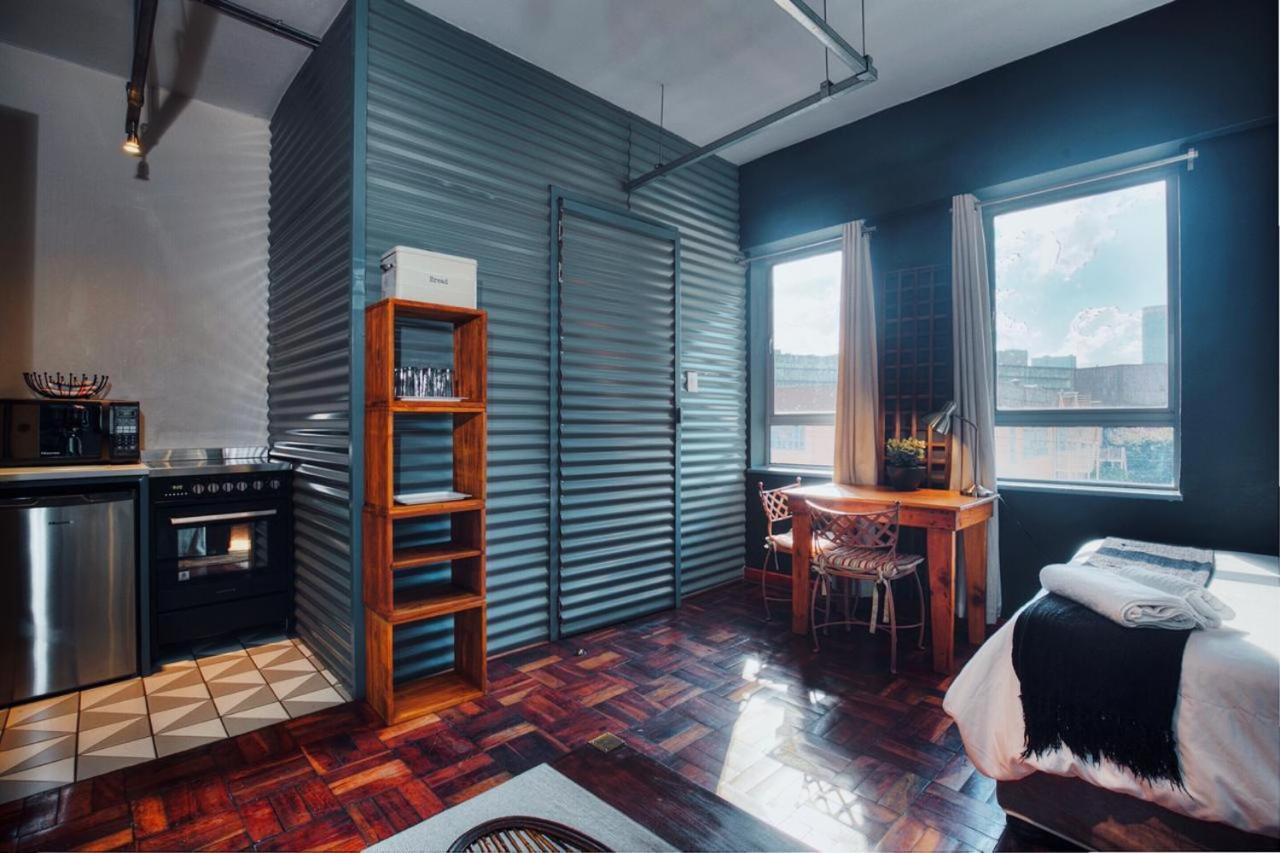 Cozy, Modern Living In Maboneng: Artison Lofts 105 Apartment