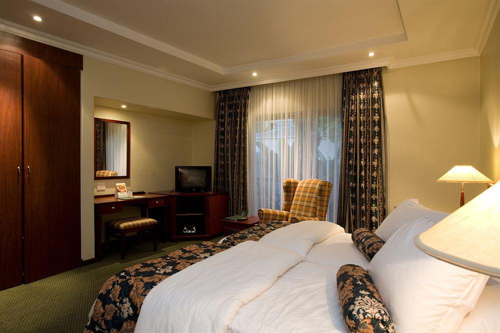 Courtyard Sandton Hotel