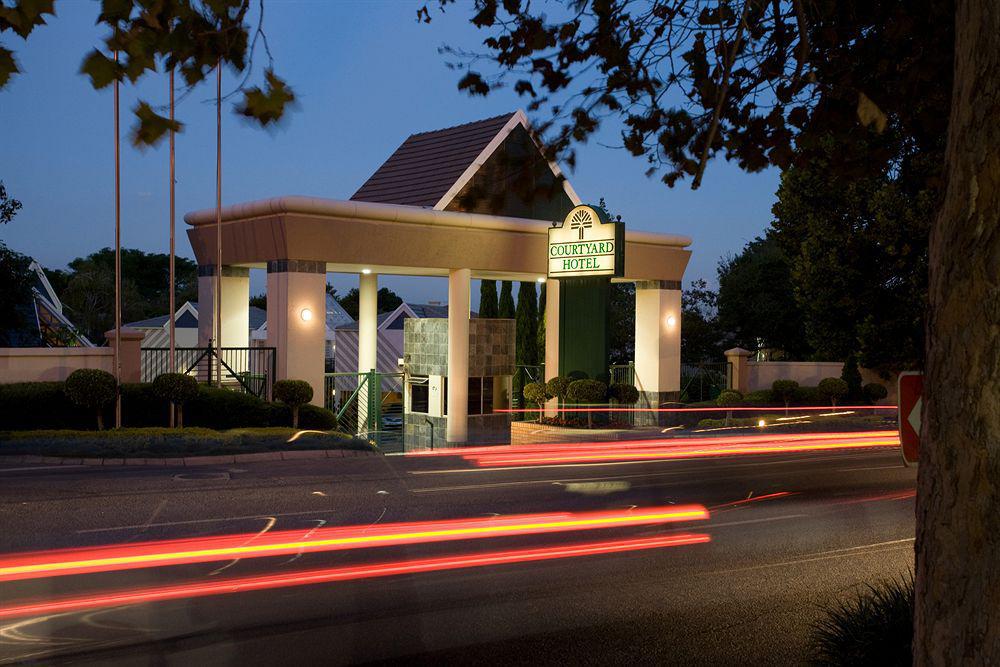 Hotel Courtyard Sandton 4*