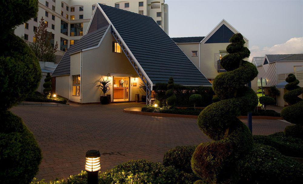 Courtyard Sandton Hotel Johannesburg