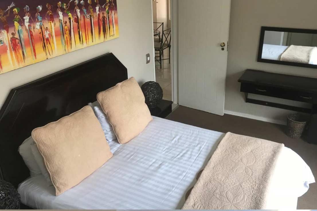 Daisy St -one Bedroom Apartment Johannesburg