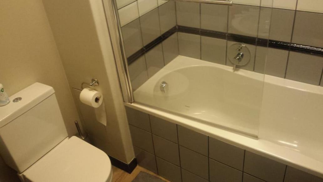 Rosch Inc Prop Rosebank *