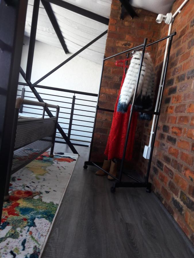 Entire Industrial-style Loft In Maboneng *