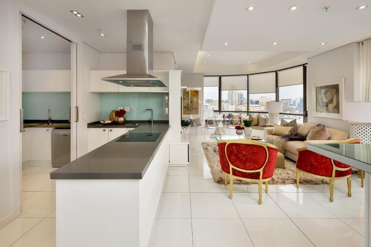 Sandton Skye Premium & Penthouses Apartment *