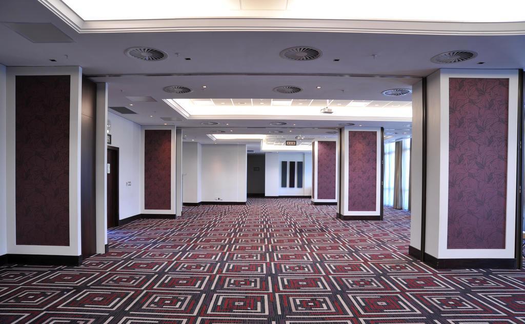Khách sạn Southern Sun Sandton 4*