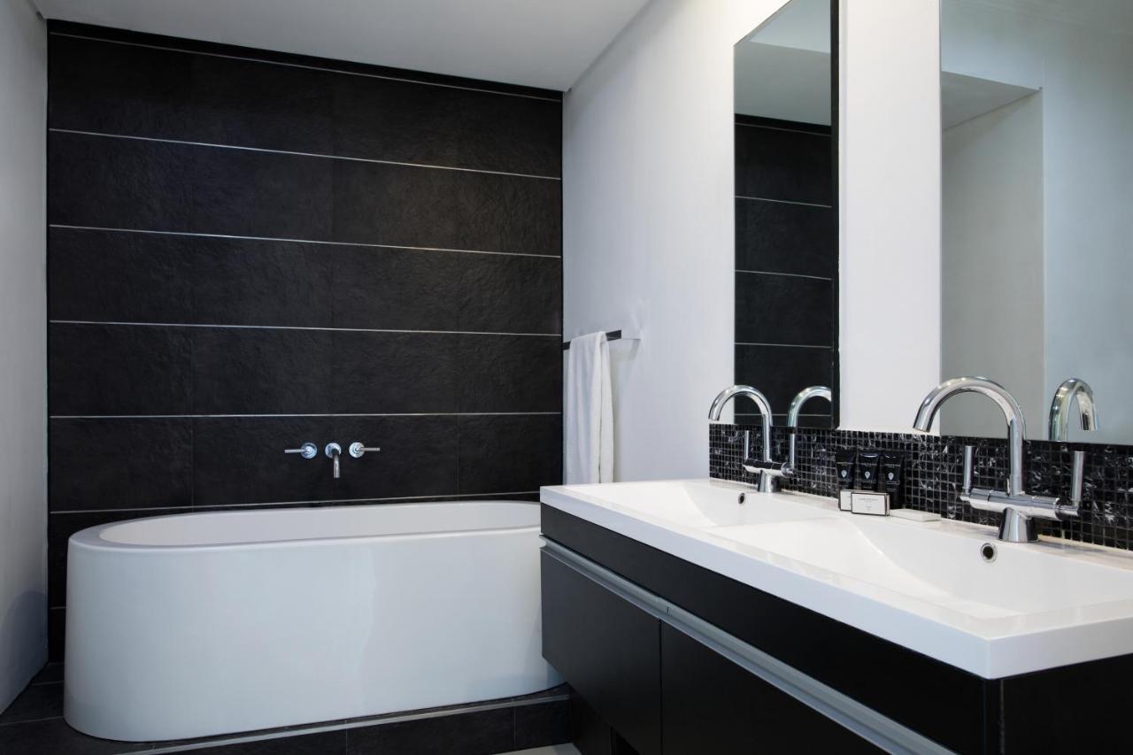 The Capital 20 West Apartment *
