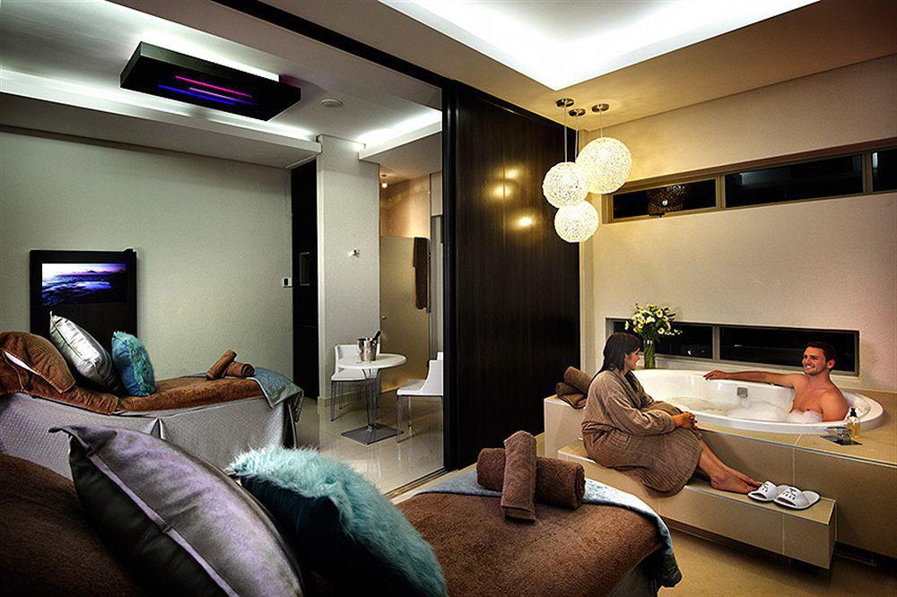 Khách sạn 54 On Bath, Rosebank Johannesburg