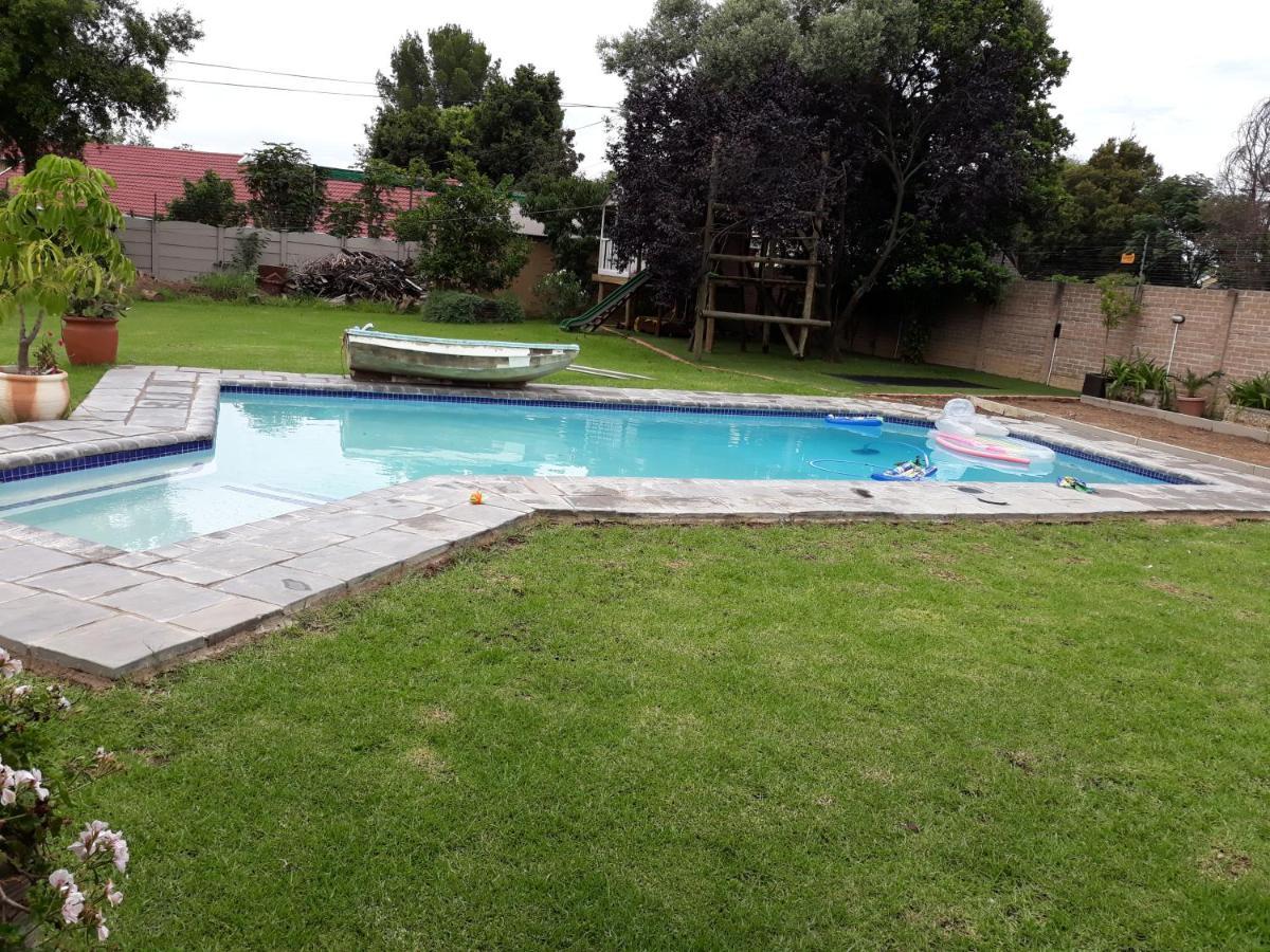 Guest house 8 Ibis Lane 3*