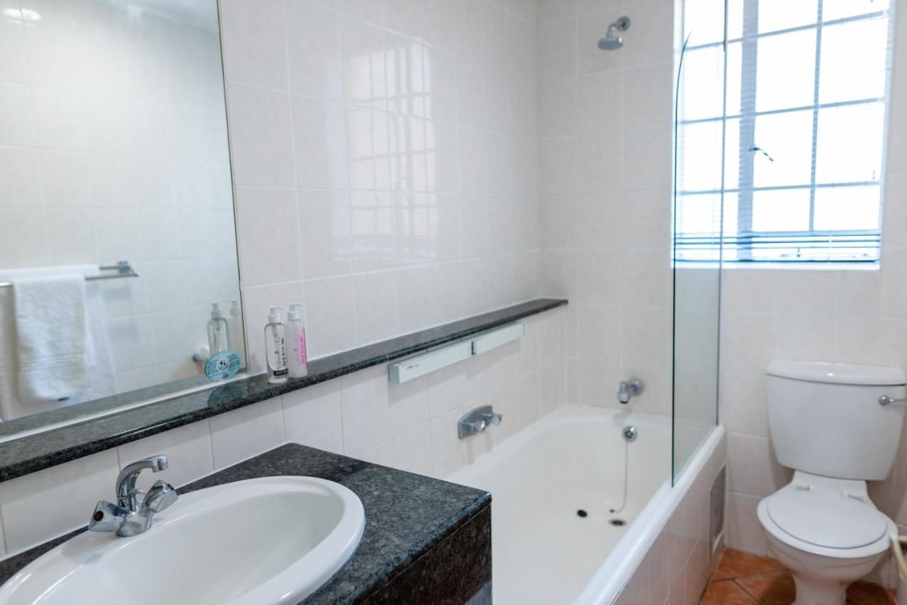 The Jack Rose Hotel, Rosebank, Gautrain Hotel 3*