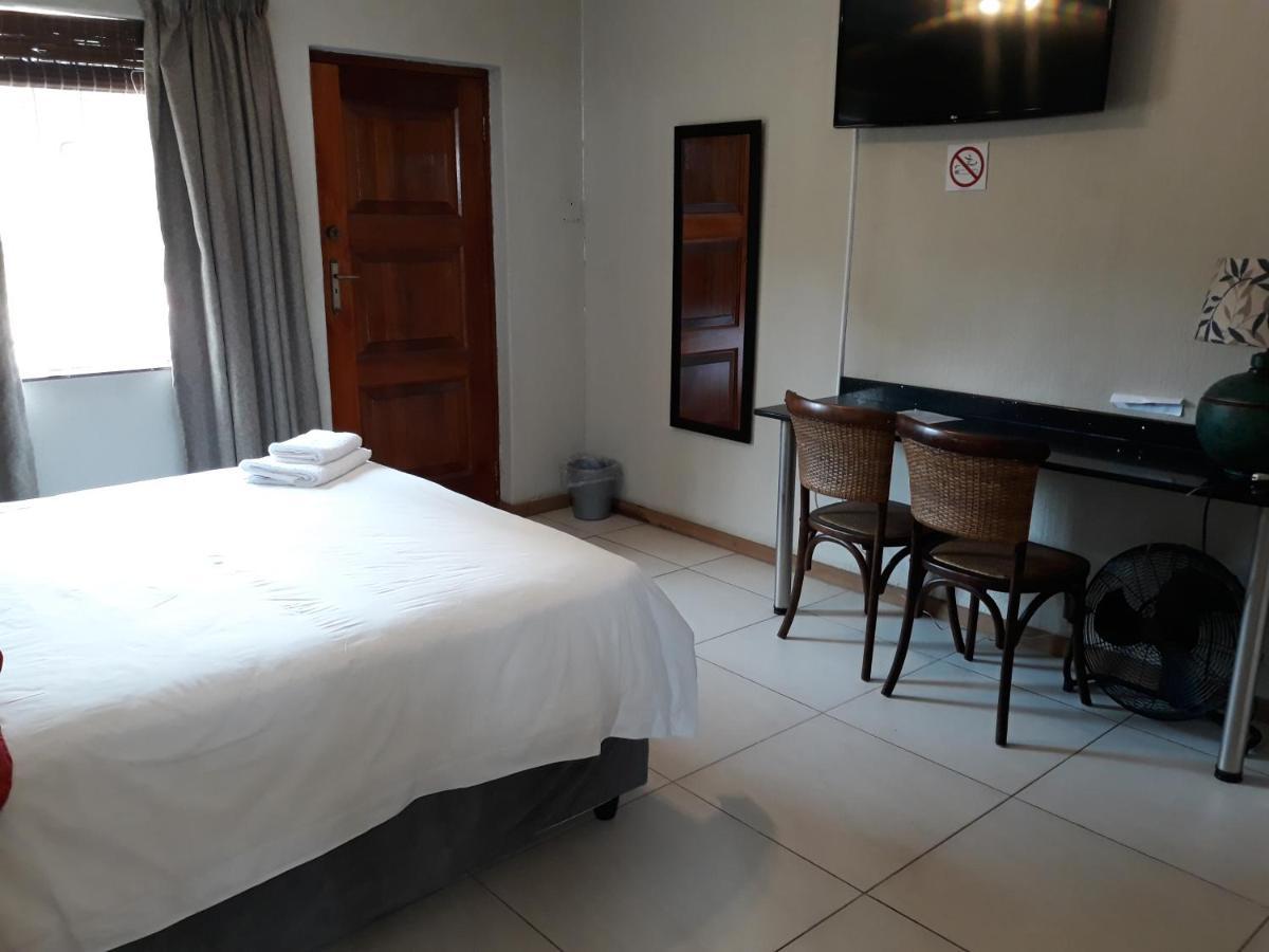 8 Ibis Lane Guest house