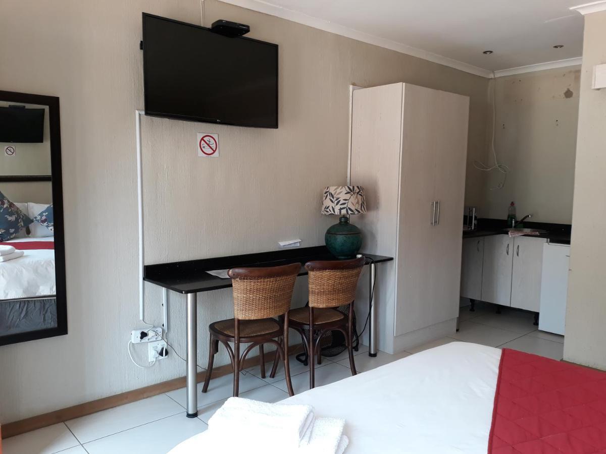 8 Ibis Lane Guest house 3*