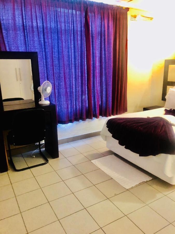 Leboss Guest Lodge Johannesburg