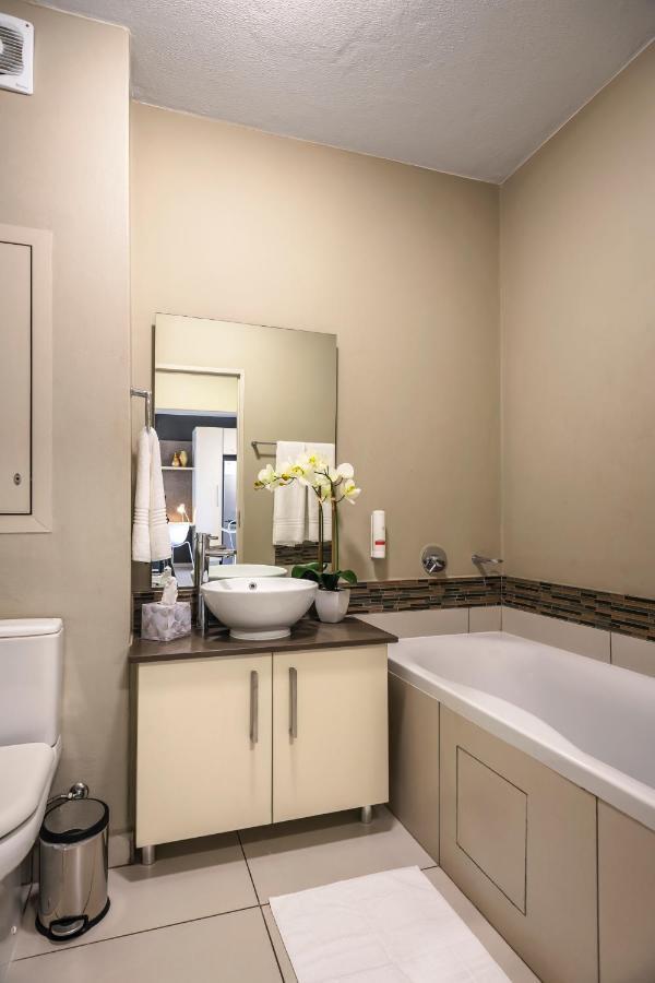 Cag The Hub Bryanston Apartment