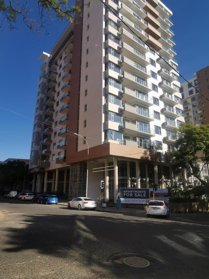 Easy - The Tyrwhitt Rosebank * Johannesburg