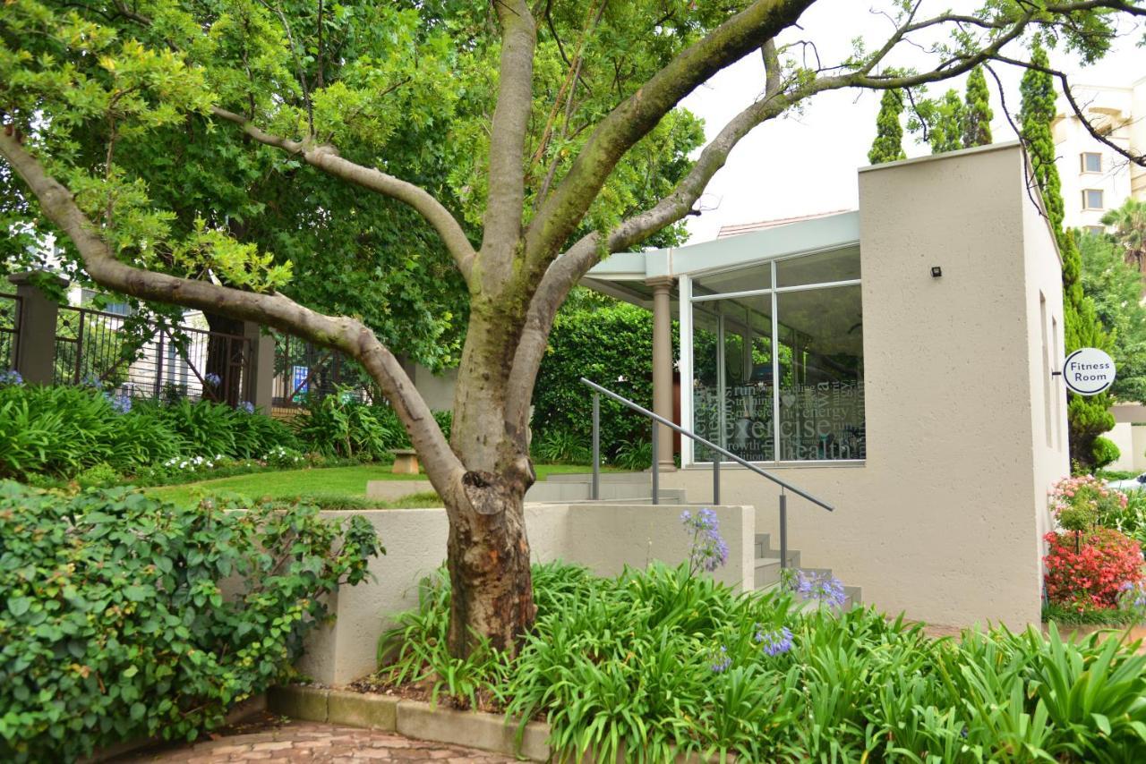 Courtyard Sandton 4*