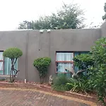 Naisar\'S Apartments Primrose,Johannesburg