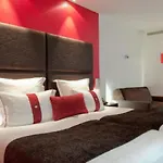 Sleepaway Lodge