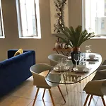 Joburg Gem With A Splash Of Chic & All The Vibe!