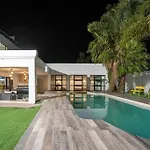 Private Modern 10 Bdrm Home Tucked Away In Sandton