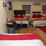 Multipurpose Suite, Lounge, Bedroom 4 Beds, Separate Kitchen & Toilet, Booking Ideal For Single, Double, Family, Group, Wifi, Dstv, Netflix,Youtube