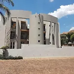 Theto\'S At Village Blues Sandton