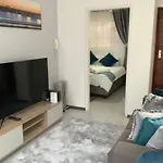 Sandton - Cozy 1 Bed #8 Village Blues On Katherine Street