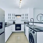2 Bedroom 2 Bath Luxury - Sandton Cbd