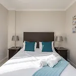RAD STAYS - 60 Westpoint 89 Grayston Dr