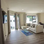 Luxurious Sandton Penthouse With Back Up Power