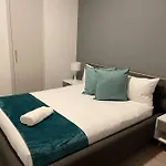 Lovely And Cosy 2 Bedrooms Space In Rosebank