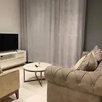 Lovely And Cosy 2 Bedrooms Space In Rosebank